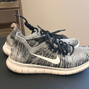 Nike Black & White Knit Sneakers